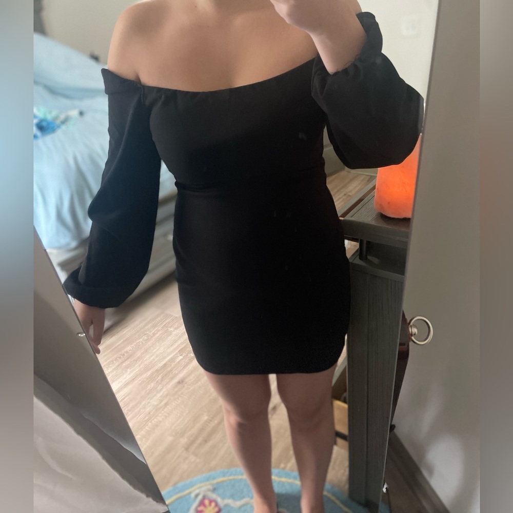 Black Off-The-Shoulder Emerald Sundae Long Cuffed Sleeve Mini Dress